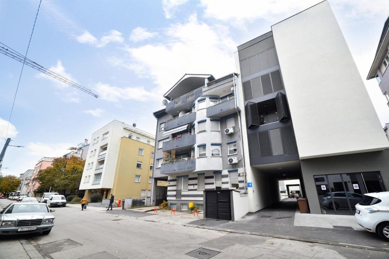 Ophelia Apartment With Parking Ζάγκρεμπ Εξωτερικό φωτογραφία